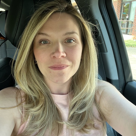 Meet your Posher, Jennifer - Picture 1 of 1